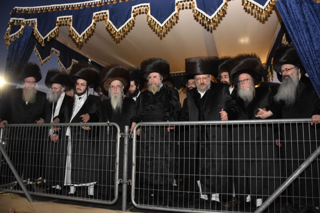 שמחת החתונה בחצרות ספינקא-פוריסוב-אנטניא-אלעסק