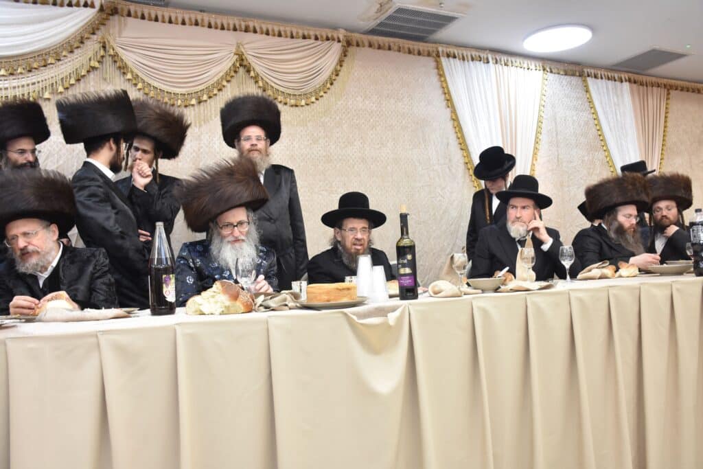 שמחת החתונה בחצרות ספינקא-פוריסוב-אנטניא-אלעסק