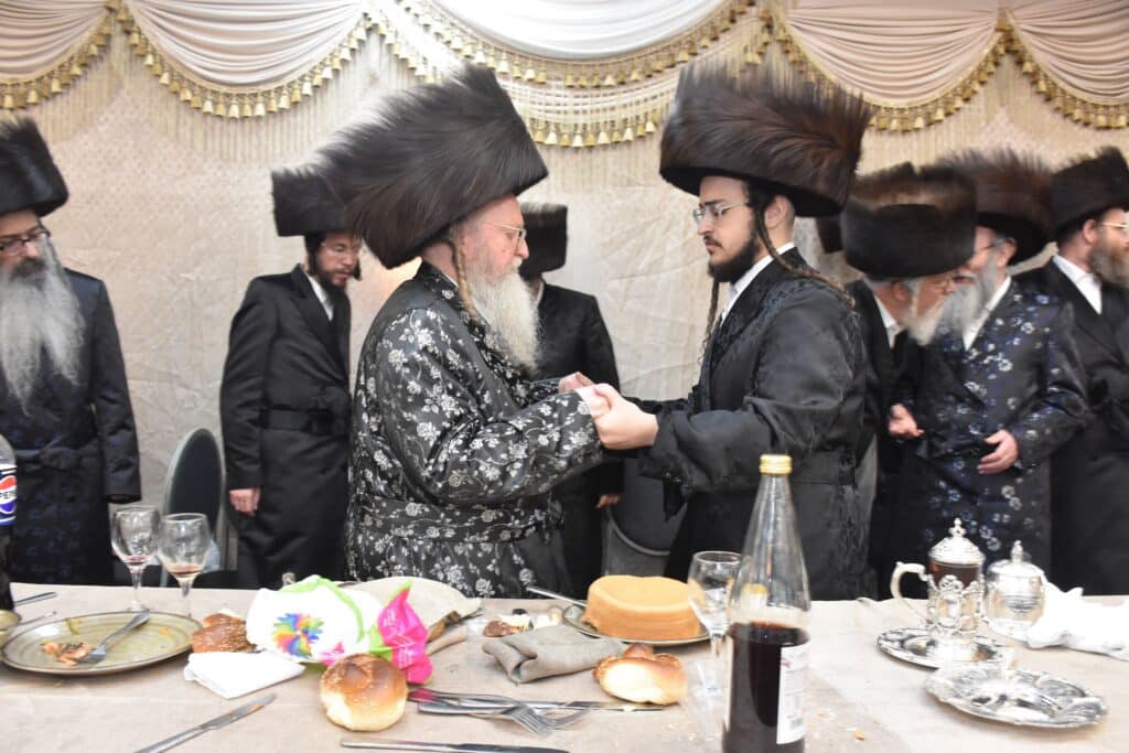 שמחת החתונה בחצרות ספינקא-פוריסוב-אנטניא-אלעסק