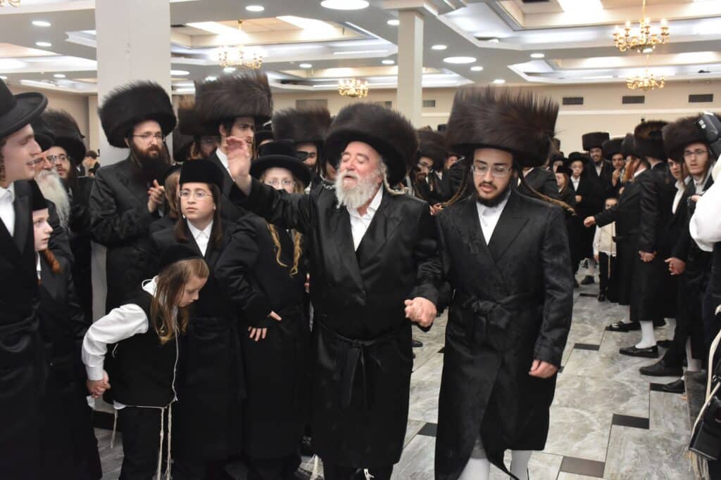 שמחת החתונה בחצרות ספינקא-פוריסוב-אנטניא-אלעסק