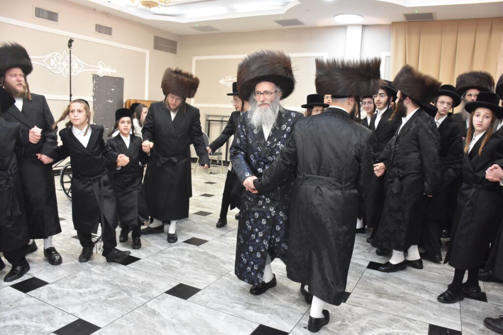 שמחת החתונה בחצרות ספינקא-פוריסוב-אנטניא-אלעסק