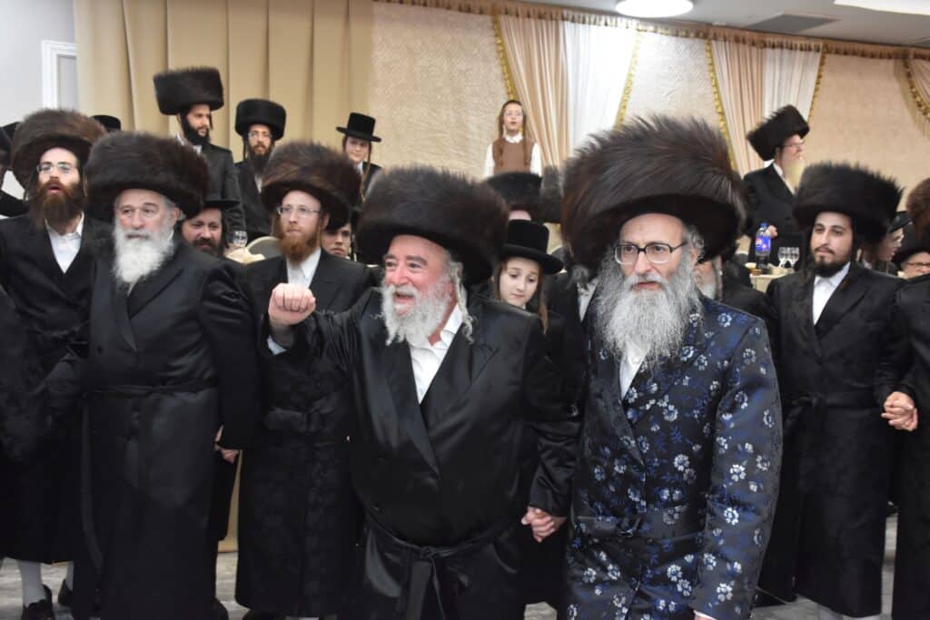 שמחת החתונה בחצרות ספינקא-פוריסוב-אנטניא-אלעסק