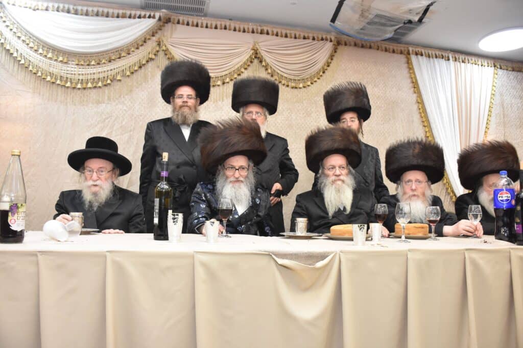 שמחת החתונה בחצרות ספינקא-פוריסוב-אנטניא-אלעסק