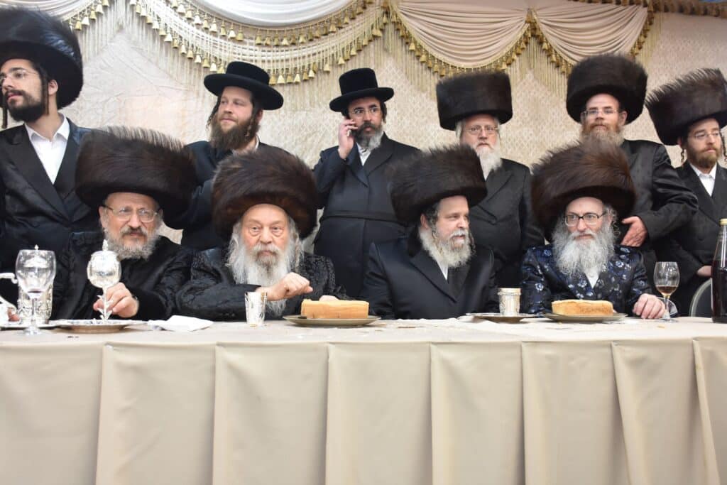 שמחת החתונה בחצרות ספינקא-פוריסוב-אנטניא-אלעסק