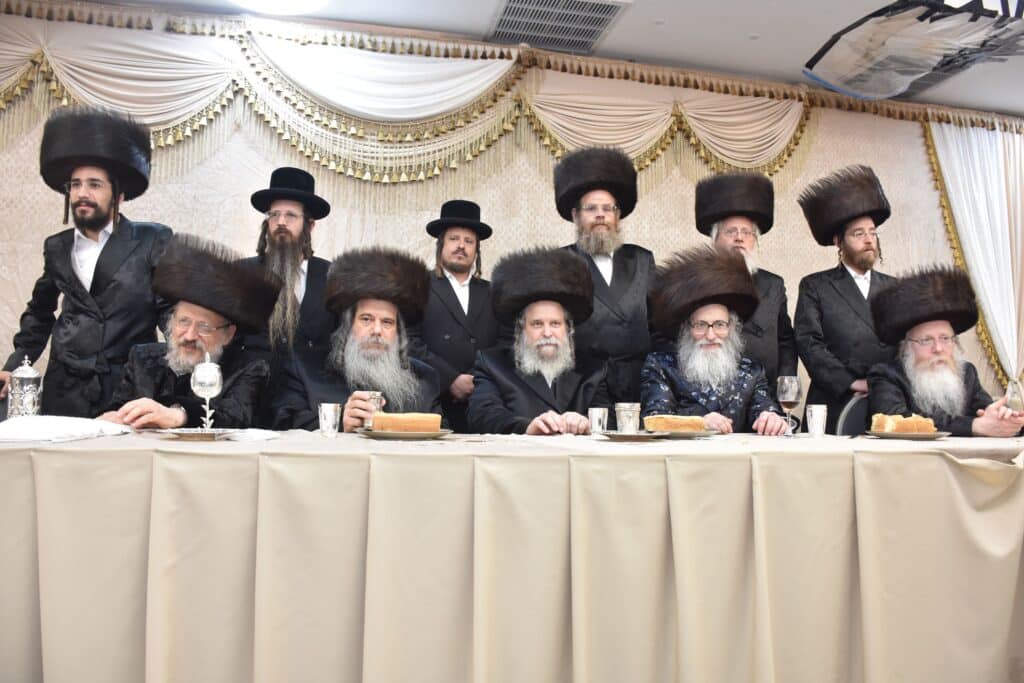 שמחת החתונה בחצרות ספינקא-פוריסוב-אנטניא-אלעסק