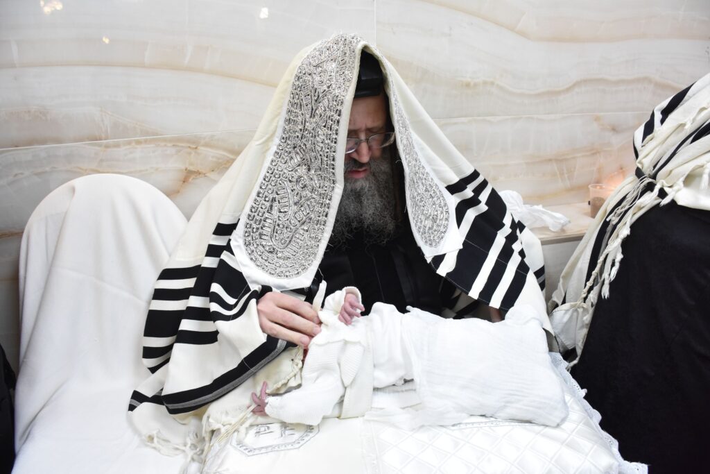 גלריה: שמחת הברית לנכד כ"ק אדמו"ר מביטשקוב