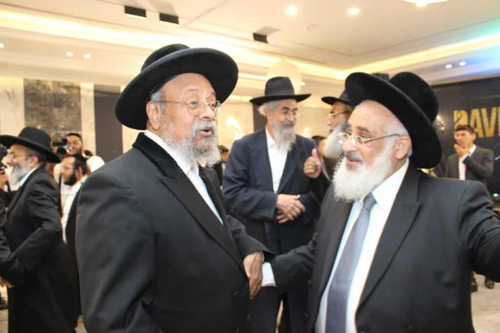 אב"ד תל אביב חיתן - גדולי ישראל עלו לברך