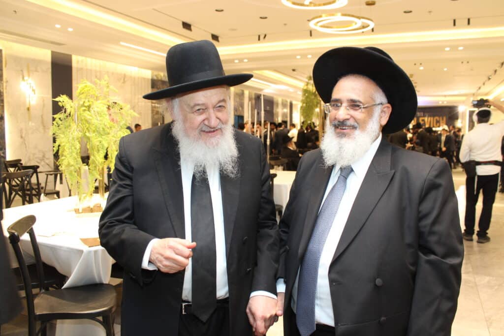 אב"ד תל אביב חיתן - גדולי ישראל עלו לברך