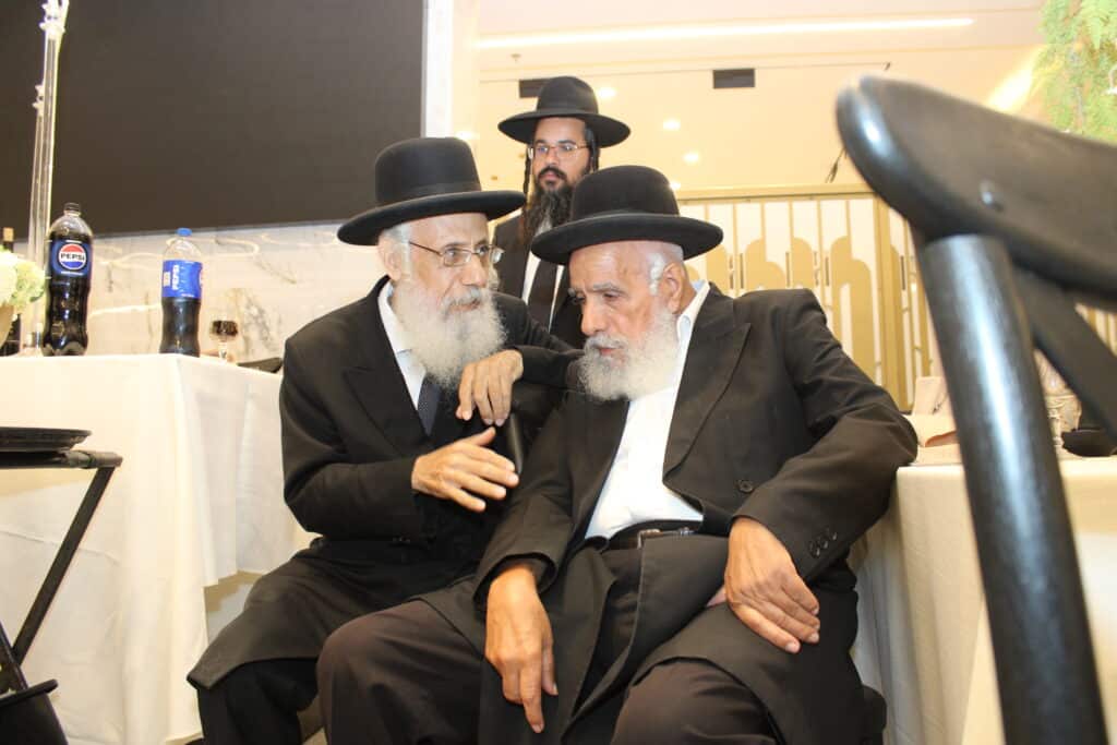 אב"ד תל אביב חיתן - גדולי ישראל עלו לברך