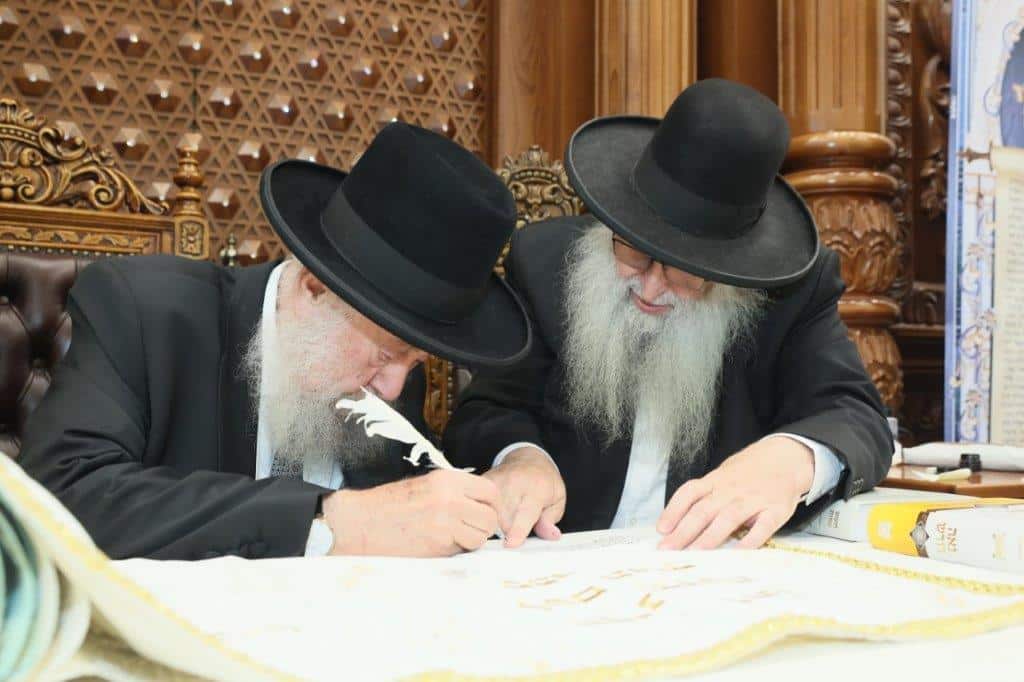 גלריה: רבנים ואישי ציבור ציינו את הילולת המלאך רפאל