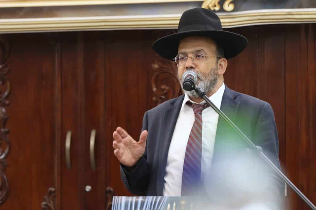 הגר"מ צדקה: "אנחנו במצב חירום, עלינו להתחזק בתפילה"