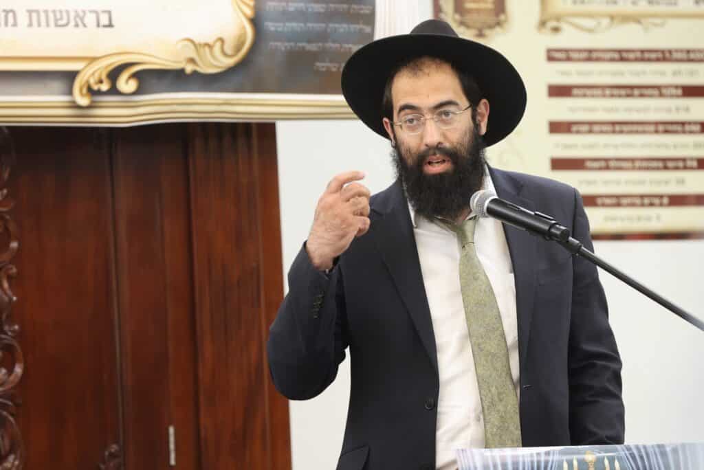 הגר"מ צדקה: "אנחנו במצב חירום, עלינו להתחזק בתפילה"