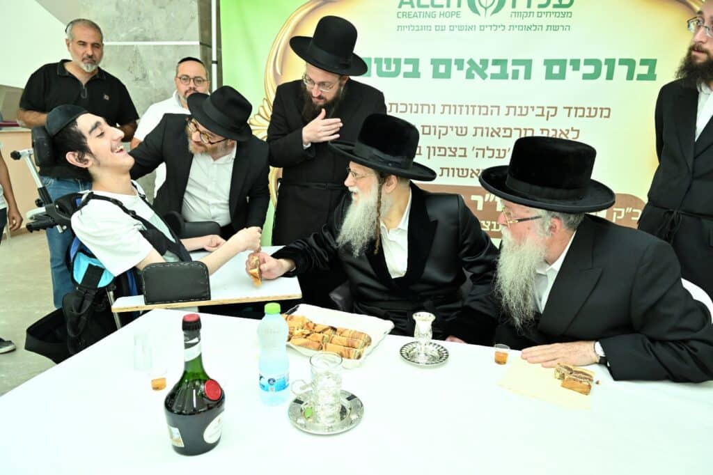 האדמו"ר ממודז'יץ בביקור היסטורי ב'עלה': "עבודת קודש שאי אפשר לתאר"