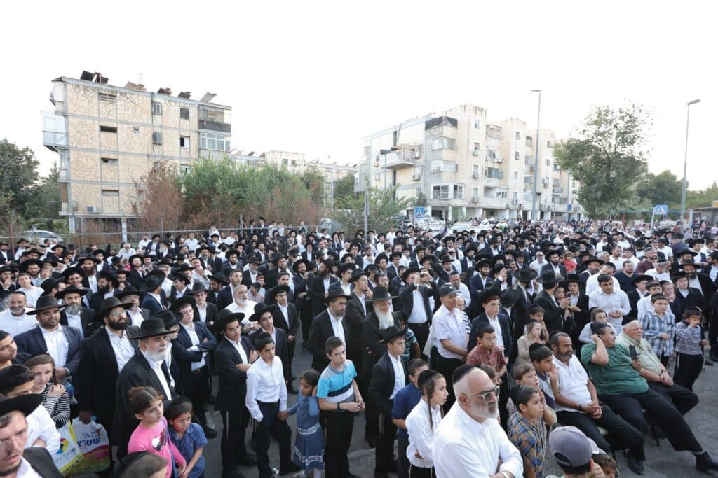 תושבי שכונת שמואל הנביא התכנסו לעצרת תפילה וזעקה תושבי שכונת שמואל הנביא התכנסו לעצרת תפילה וזעקה