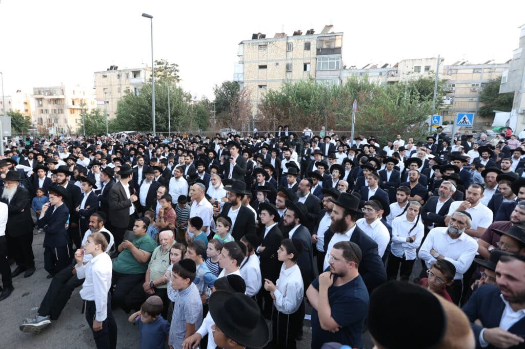 תושבי שכונת שמואל הנביא התכנסו לעצרת תפילה וזעקה תושבי שכונת שמואל הנביא התכנסו לעצרת תפילה וזעקה