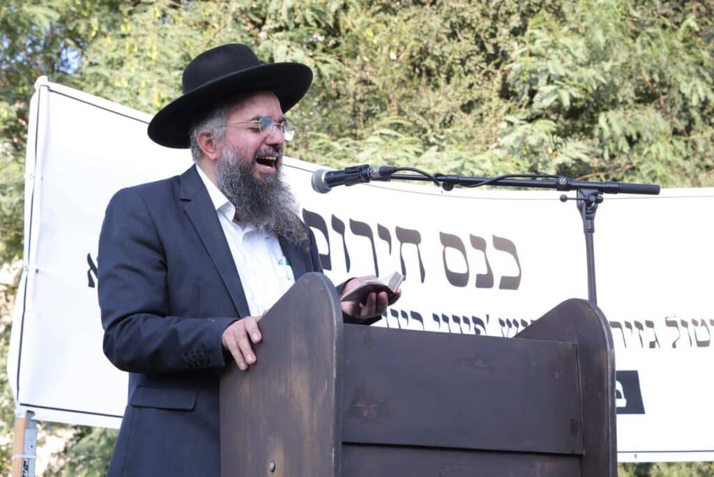 תושבי שכונת שמואל הנביא התכנסו לעצרת תפילה וזעקה תושבי שכונת שמואל הנביא התכנסו לעצרת תפילה וזעקה