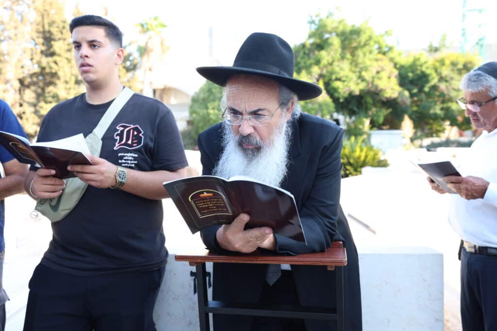 המוני בית ישראל עלו לקברו של גאון רבני תימן הרב יוסף צובירי זצוקללה"ה