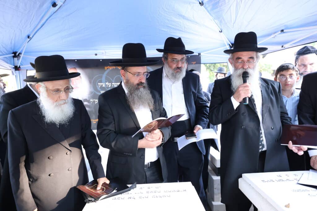 המוני בית ישראל עלו לקברו של גאון רבני תימן הרב יוסף צובירי זצוקללה"ה