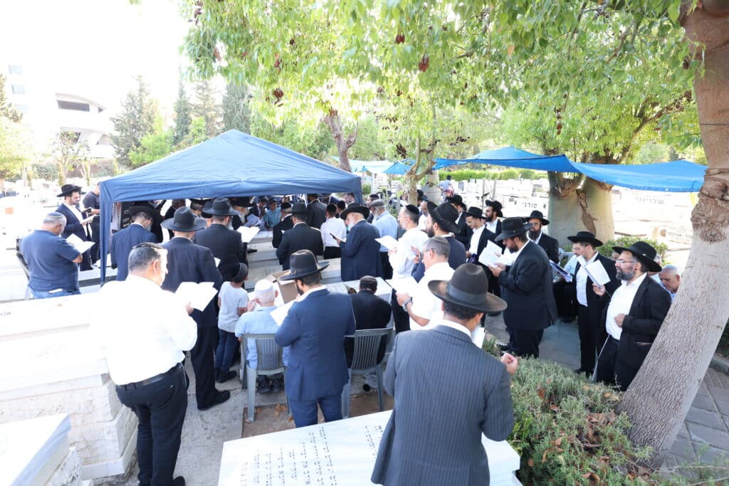 המוני בית ישראל עלו לקברו של גאון רבני תימן הרב יוסף צובירי זצוקללה"ה