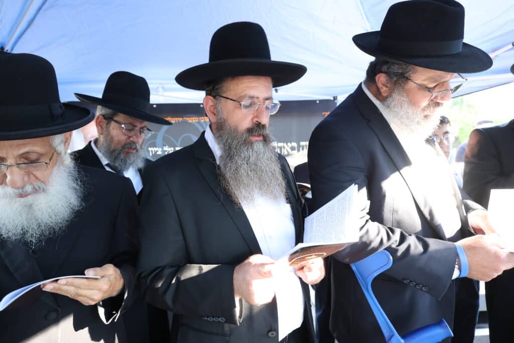 המוני בית ישראל עלו לקברו של גאון רבני תימן הרב יוסף צובירי זצוקללה"ה