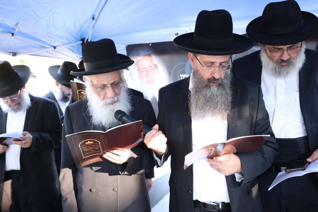 המוני בית ישראל עלו לקברו של גאון רבני תימן הרב יוסף צובירי זצוקללה"ה