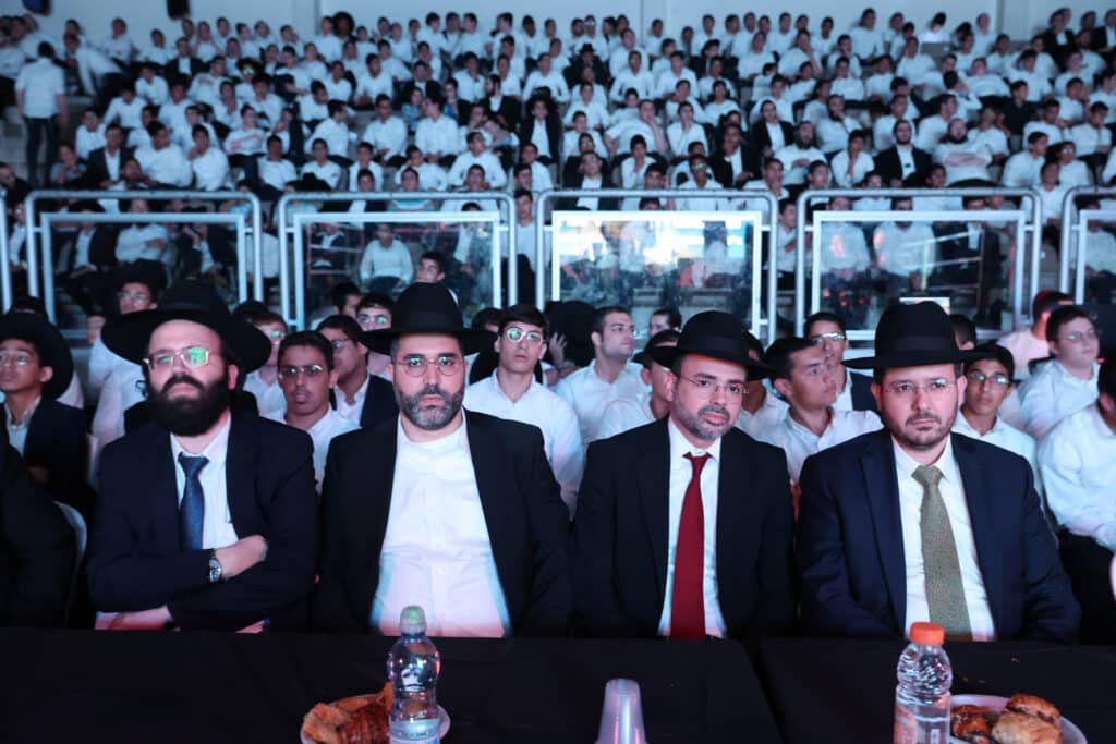 בחורי הישיבות בבני ברק סיימו את בין הזמנים בקומזיץ ענק