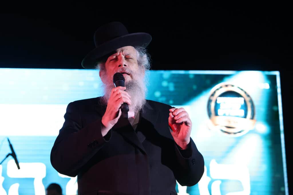 בחורי הישיבות בבני ברק סיימו את בין הזמנים בקומזיץ ענק