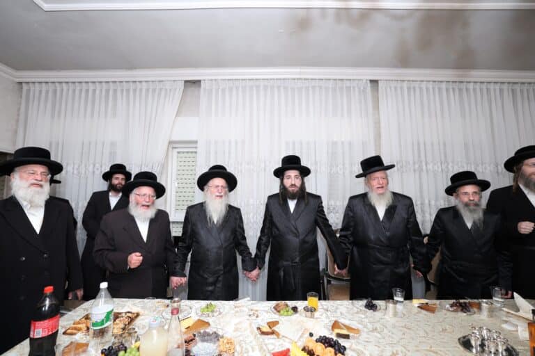 שמחת אירוסי בן זקוניו של כ"ק גאב"ד קרית צאנז