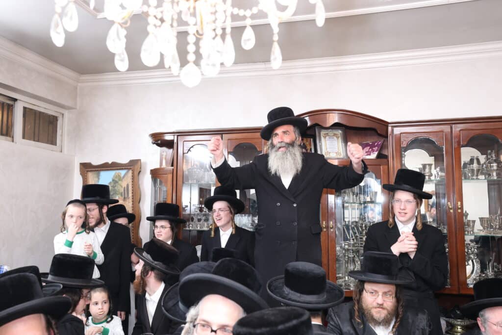 שמחת אירוסי בן זקוניו של כ"ק גאב"ד קרית צאנז