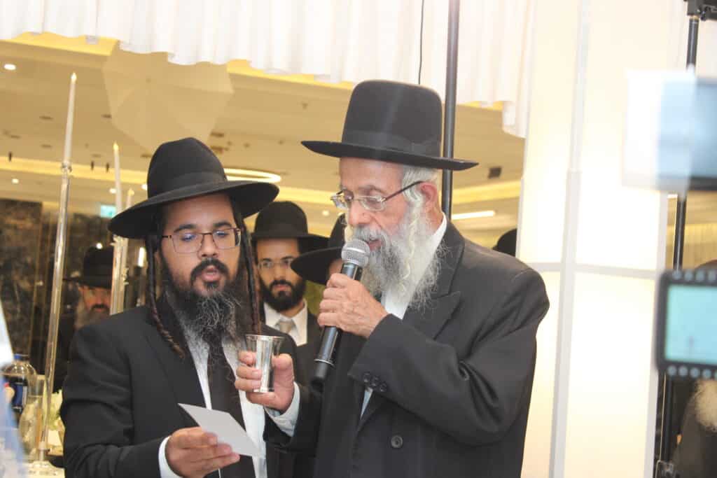 אב"ד תל אביב חיתן - גדולי ישראל עלו לברך