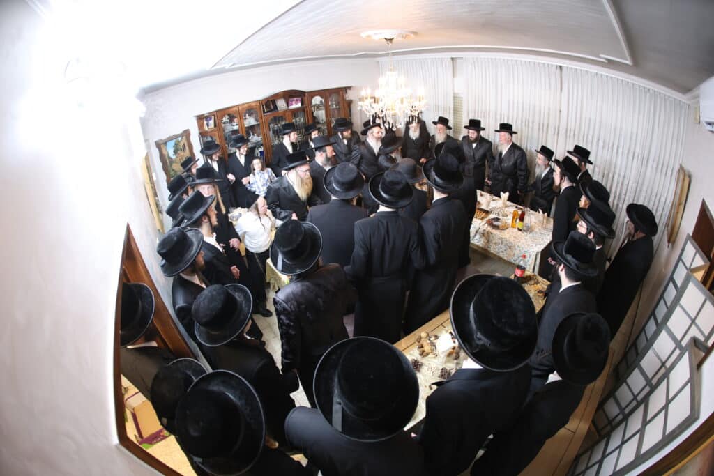 שמחת אירוסי בן זקוניו של כ"ק גאב"ד קרית צאנז