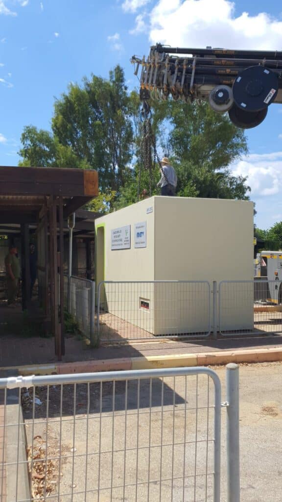 חיים תחת מגננה: מאות מיגוניות נפרסו בצפון ובדרום