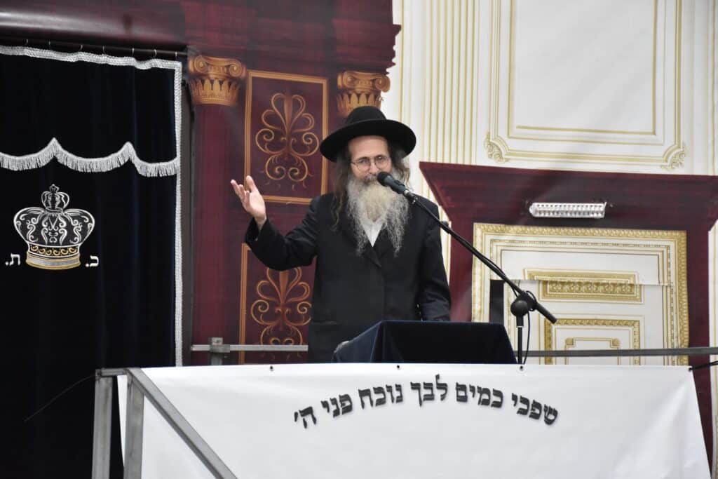 בראשות אדמו"רים: מעמד בקשת הגאולה והתגלות כבוד שמים 