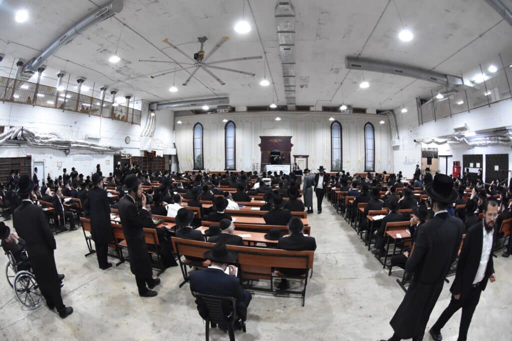 בראשות אדמו"רים: מעמד בקשת הגאולה והתגלות כבוד שמים 