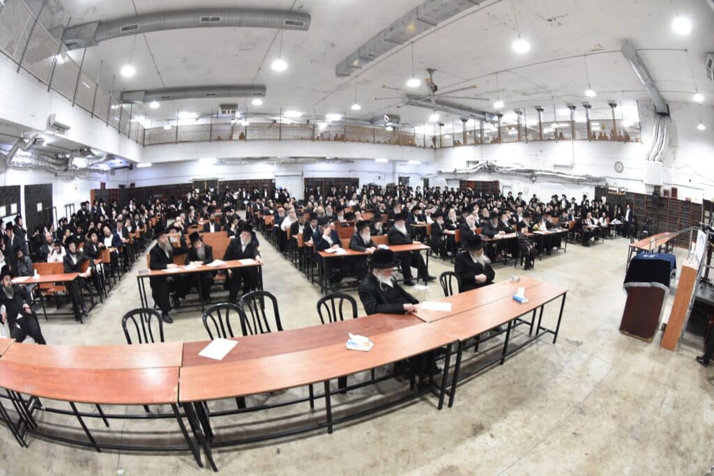 בראשות אדמו"רים: מעמד בקשת הגאולה והתגלות כבוד שמים 