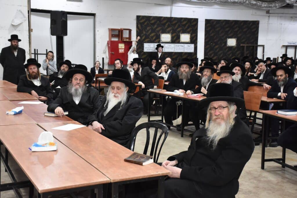 בראשות אדמו"רים: מעמד בקשת הגאולה והתגלות כבוד שמים 