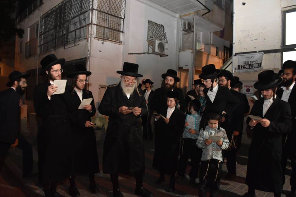 חסידי אשלג קוננו עם הרבי על חורבן הבית