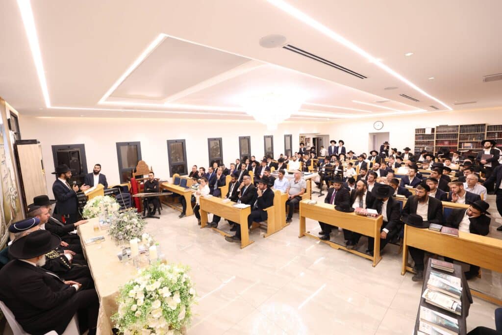 מעמד כבוד התורה בראשות הראשל"צ שהוציא את ספרו בספרדית