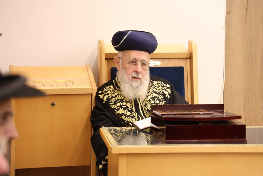 מעמד כבוד התורה בראשות הראשל"צ שהוציא את ספרו בספרדית