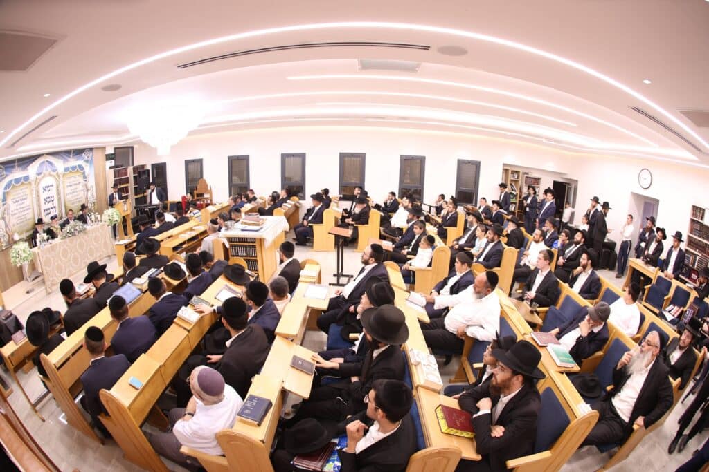 מעמד כבוד התורה בראשות הראשל"צ שהוציא את ספרו בספרדית