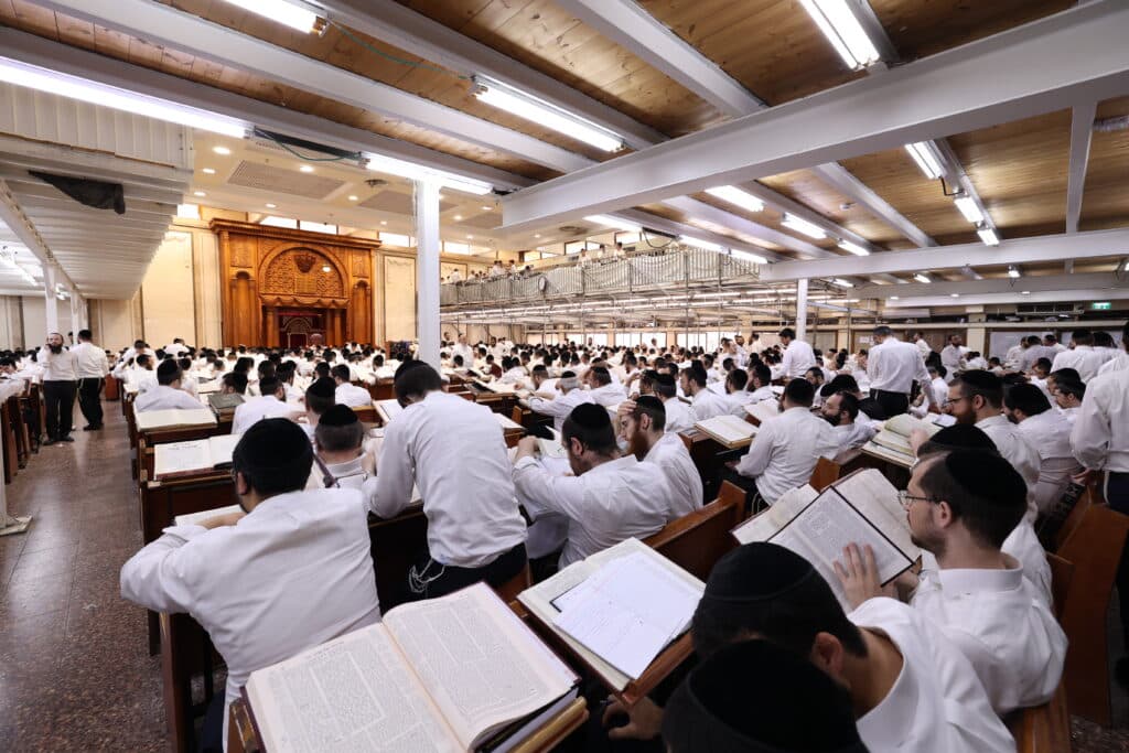 תיעוד מרהיב: כך נראה השבוע הראשון של אלול בישיבת פוניבז' תיעוד מרהיב: כך נראה השבוע הראשון של אלול בישיבת פוניבז'