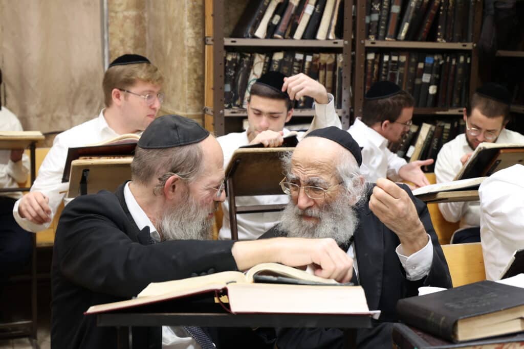 תיעוד מרהיב: כך נראה השבוע הראשון של אלול בישיבת פוניבז' תיעוד מרהיב: כך נראה השבוע הראשון של אלול בישיבת פוניבז'