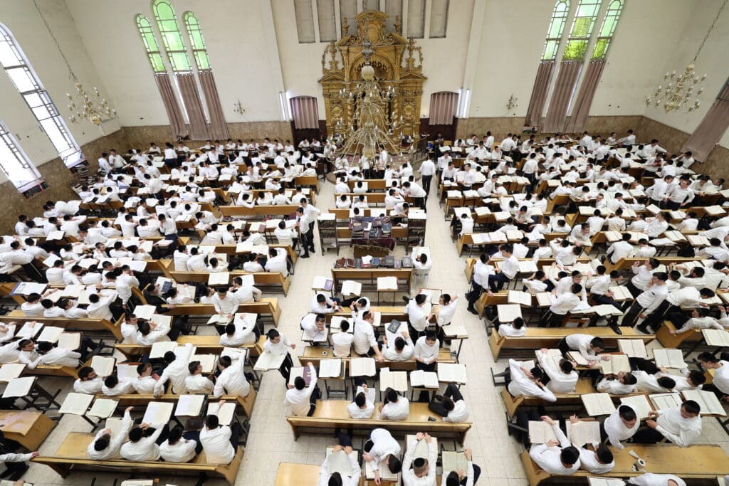 תיעוד מרהיב: כך נראה השבוע הראשון של אלול בישיבת פוניבז' תיעוד מרהיב: כך נראה השבוע הראשון של אלול בישיבת פוניבז'