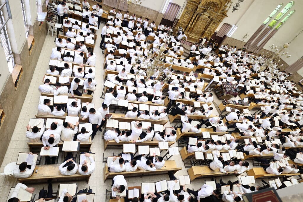 תיעוד מרהיב: כך נראה השבוע הראשון של אלול בישיבת פוניבז' תיעוד מרהיב: כך נראה השבוע הראשון של אלול בישיבת פוניבז'