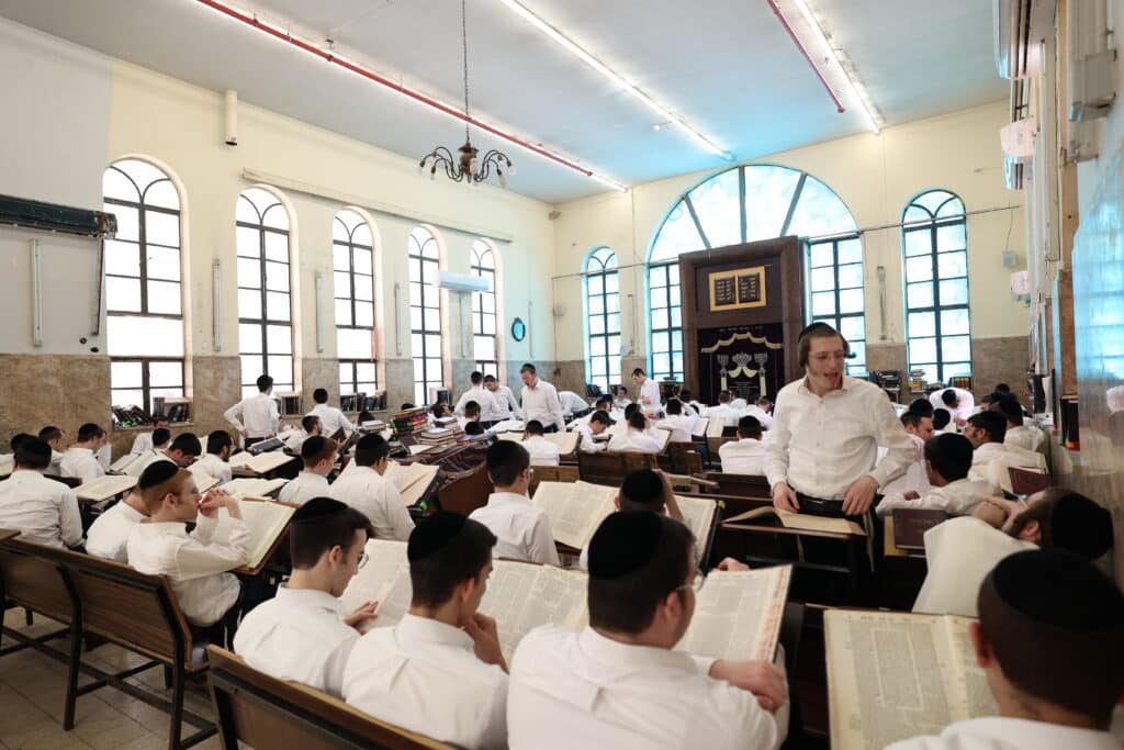 תיעוד מרהיב: כך נראה השבוע הראשון של אלול בישיבת פוניבז' תיעוד מרהיב: כך נראה השבוע הראשון של אלול בישיבת פוניבז'