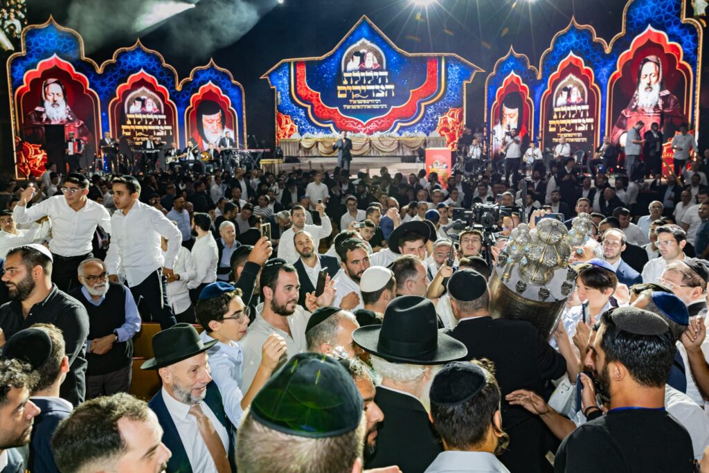 בנייני האומה: אלפים השתתפו בהילולא לראש שושלת פינטו