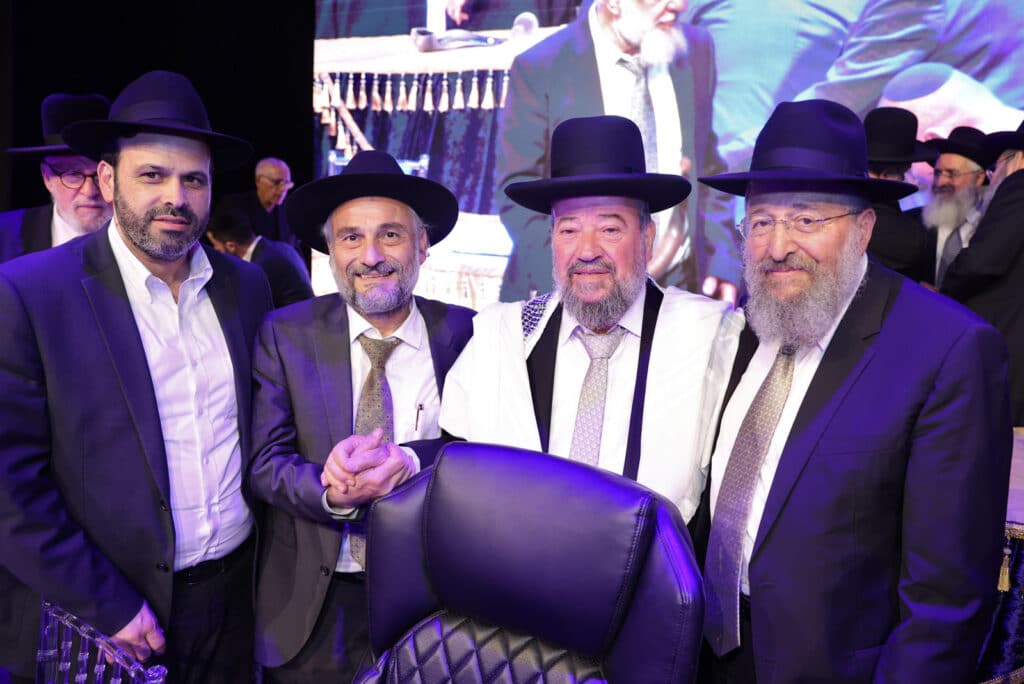 גלריה: בגן יבנה הכתירו את הרב הראשי במעמד רבנים ואישי ציבור