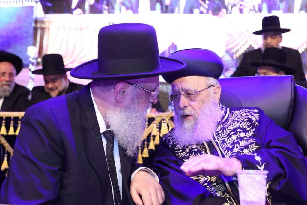 גלריה: בגן יבנה הכתירו את הרב הראשי במעמד רבנים ואישי ציבור