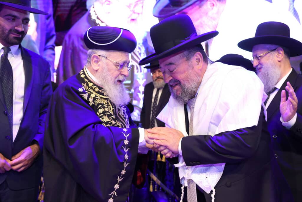 גלריה: בגן יבנה הכתירו את הרב הראשי במעמד רבנים ואישי ציבור