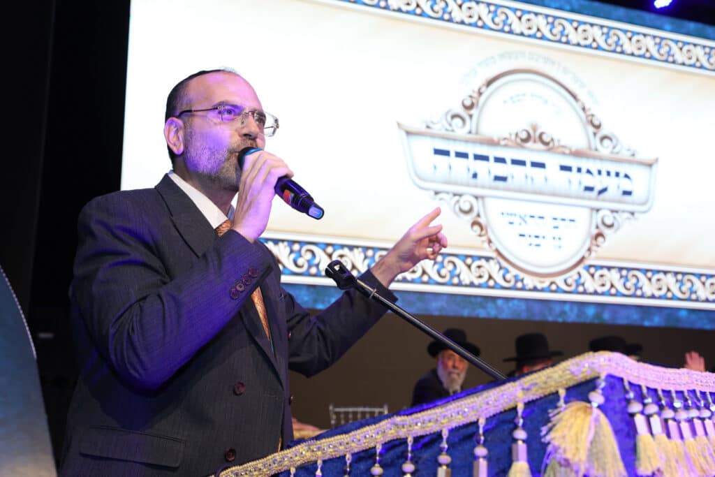 גלריה: בגן יבנה הכתירו את הרב הראשי במעמד רבנים ואישי ציבור